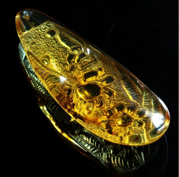 Carved Amulet Baltic amber fossil pendant w insect